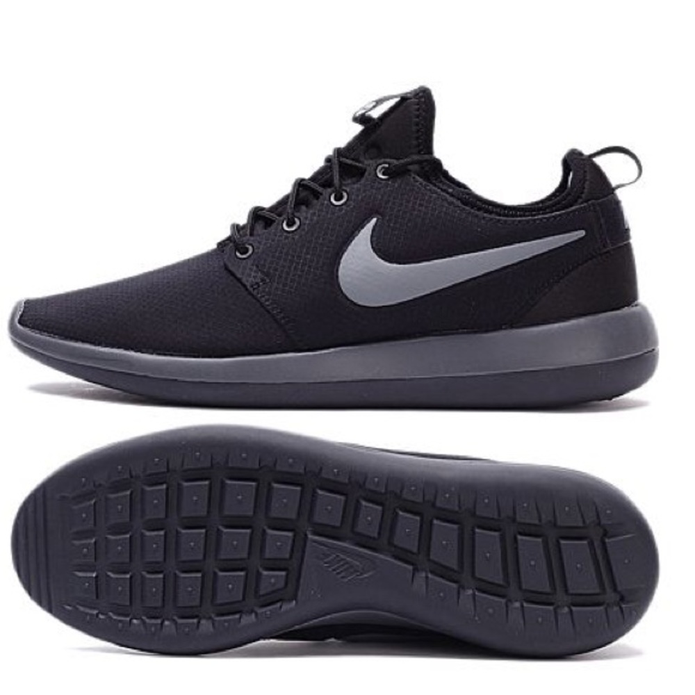 Black Nike Roshe Athletic Shoes